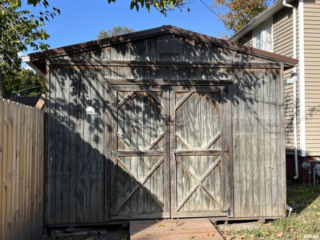 500 N DIAMOND Avenue, Jacksonville, IL 62650