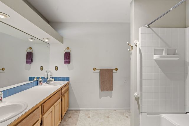 8126 N COLTON St, Spokane, WA 99208