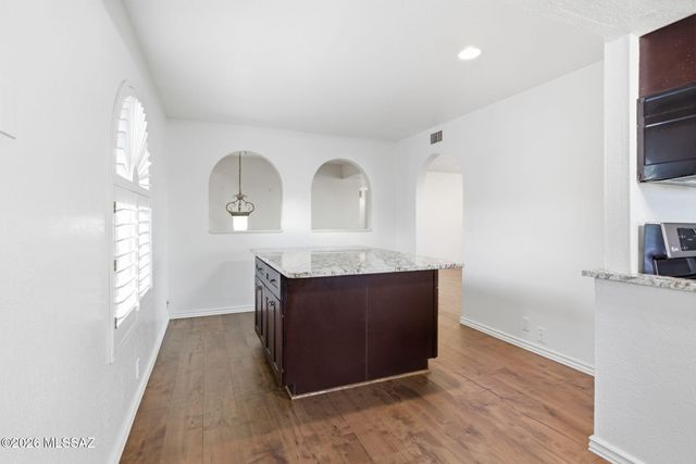 6482 Sun Circle E, Tucson, AZ 85750