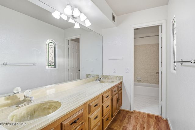 6482 Sun Circle E, Tucson, AZ 85750