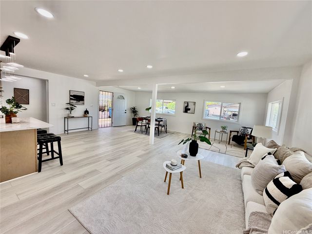 94-330 Kipou Street, Waipahu, HI 96797