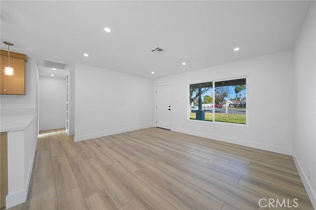 8326 Greenpoint, Riverside, CA 92503