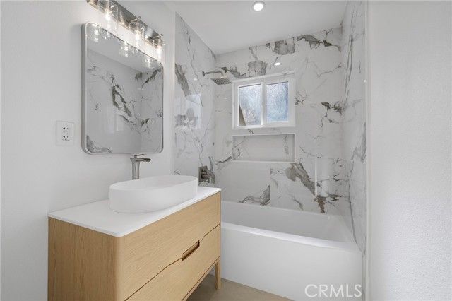 8326 Greenpoint, Riverside, CA 92503