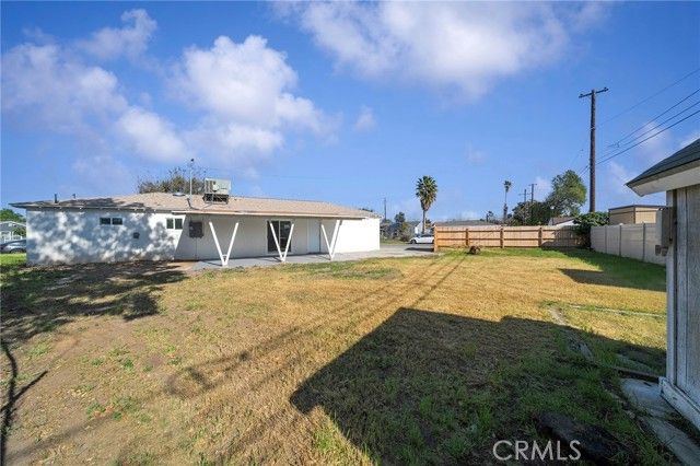 8326 Greenpoint, Riverside, CA 92503
