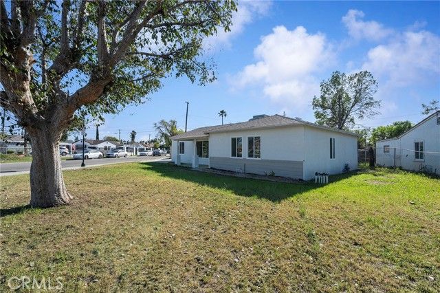 8326 Greenpoint, Riverside, CA 92503