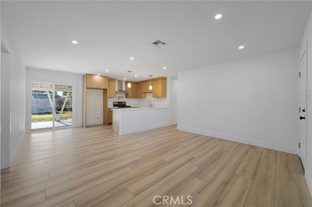 8326 Greenpoint, Riverside, CA 92503