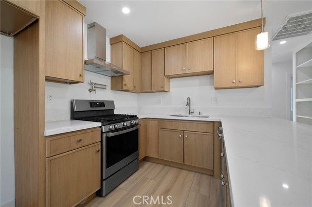 8326 Greenpoint, Riverside, CA 92503