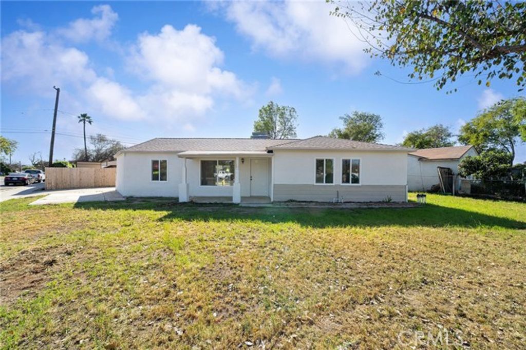 8326 Greenpoint, Riverside, CA 92503