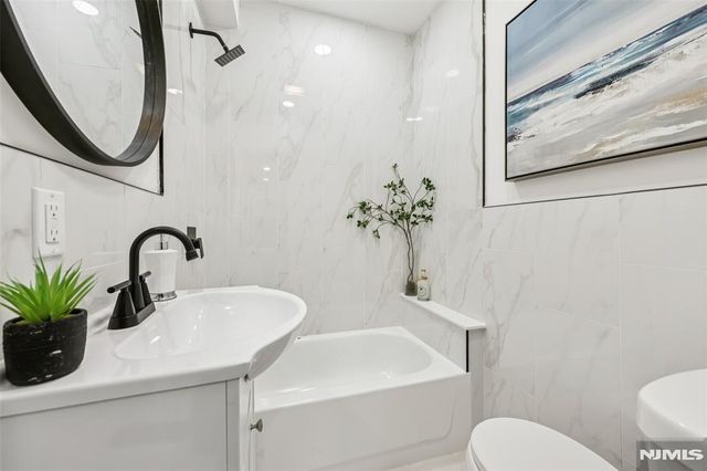 299 Claremont Avenue, Jersey City, NJ 07305