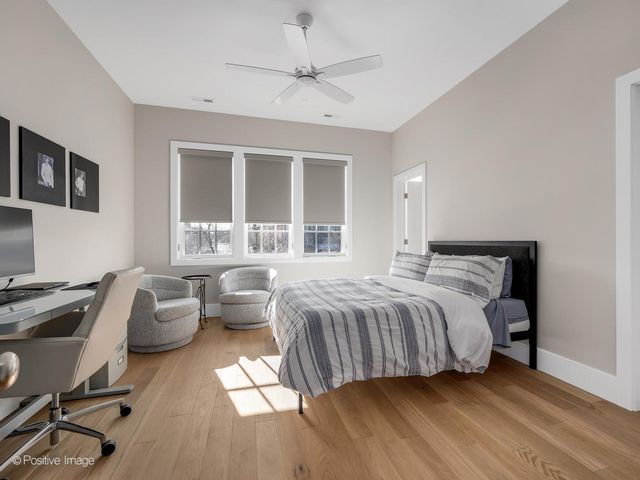 225 Burlington Avenue TH1, Clarendon Hills, IL 60514