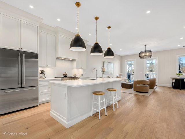 225 Burlington Avenue TH1, Clarendon Hills, IL 60514