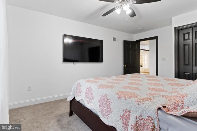 100 S MOUNTAIN DR, Carlisle, PA 17013