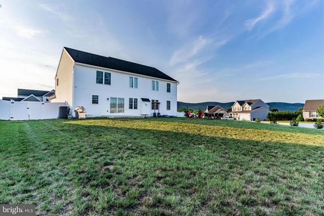 100 S MOUNTAIN DR, Carlisle, PA 17013