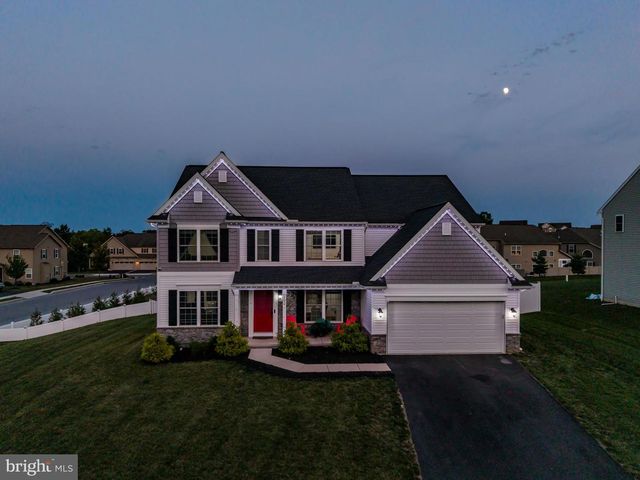 100 S MOUNTAIN DR, Carlisle, PA 17013