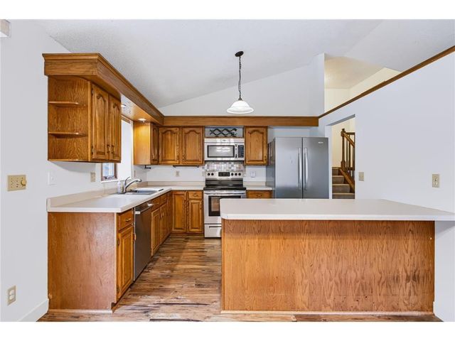 911 Grandview Drive, Hudson, WI 54016