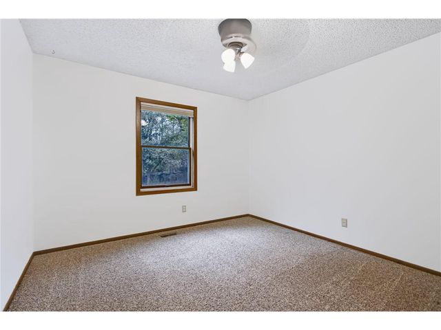 911 Grandview Drive, Hudson, WI 54016