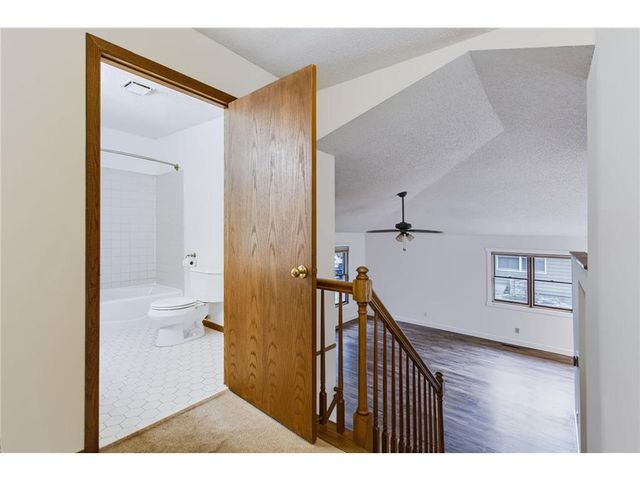 911 Grandview Drive, Hudson, WI 54016
