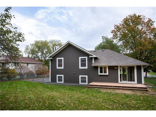 911 Grandview Drive, Hudson, WI 54016