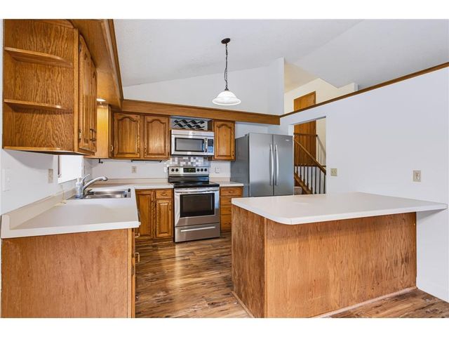 911 Grandview Drive, Hudson, WI 54016