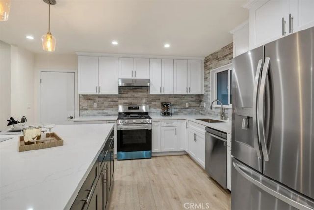 5115 Rigoletto Street, Woodland Hills, CA 91364