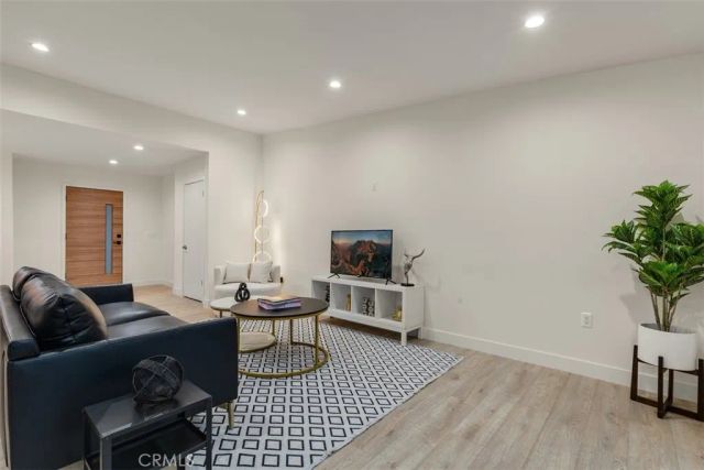 5115 Rigoletto Street, Woodland Hills, CA 91364