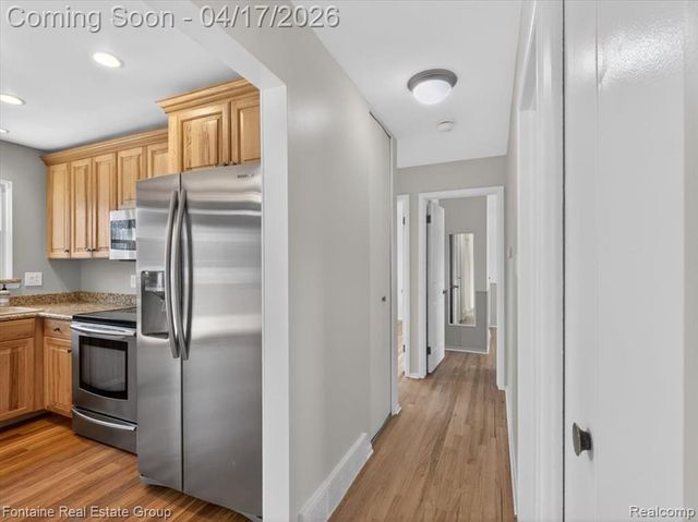 1274 Nancywood Drive, Waterford, MI 48327