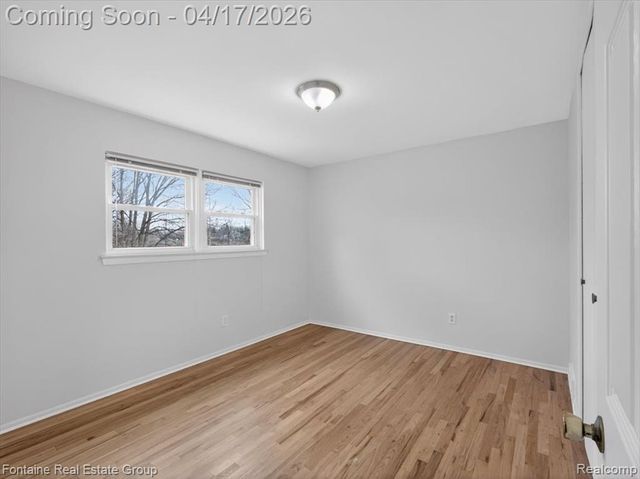 1274 Nancywood Drive, Waterford, MI 48327