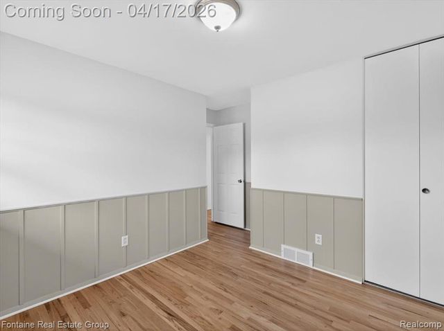 1274 Nancywood Drive, Waterford, MI 48327