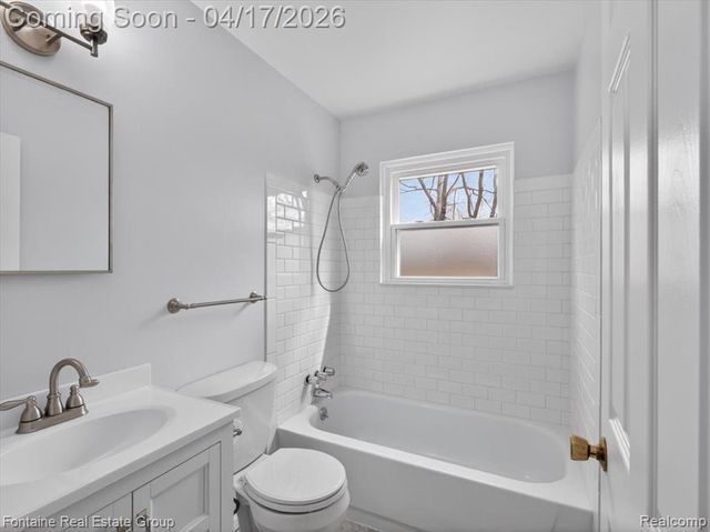 1274 Nancywood Drive, Waterford, MI 48327