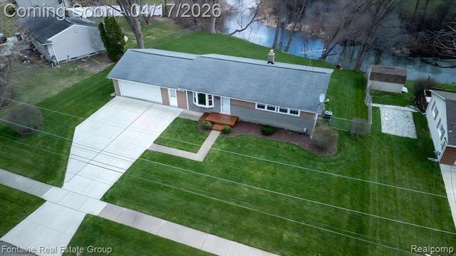 1274 Nancywood Drive, Waterford, MI 48327