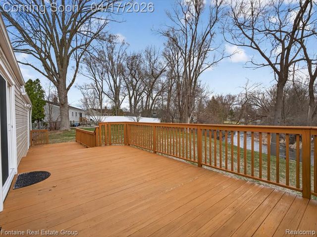 1274 Nancywood Drive, Waterford, MI 48327