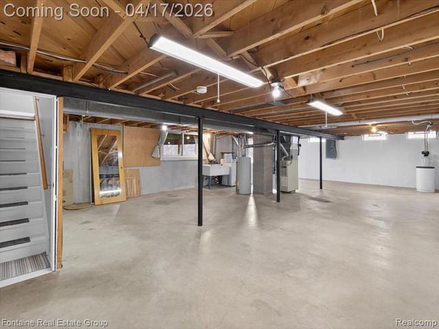 1274 Nancywood Drive, Waterford, MI 48327