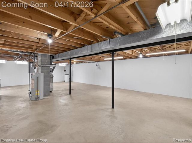 1274 Nancywood Drive, Waterford, MI 48327