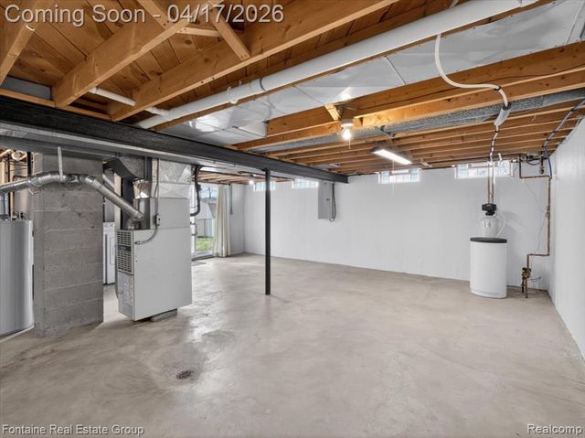 1274 Nancywood Drive, Waterford, MI 48327