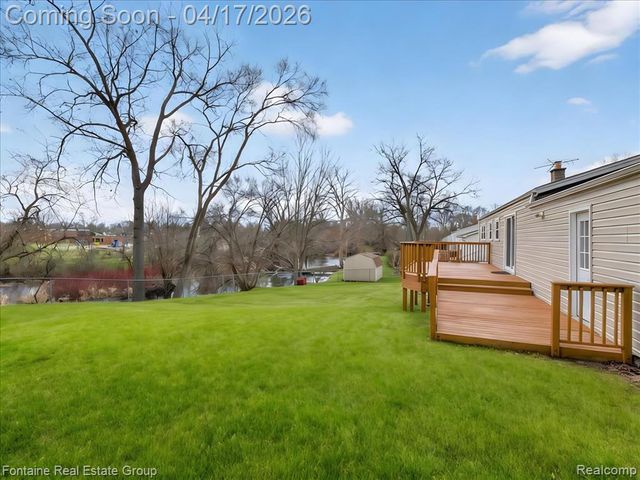 1274 Nancywood Drive, Waterford, MI 48327