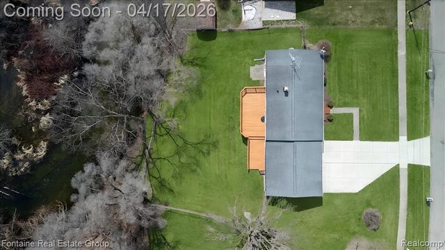 1274 Nancywood Drive, Waterford, MI 48327