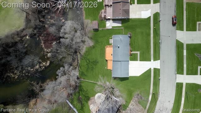 1274 Nancywood Drive, Waterford, MI 48327