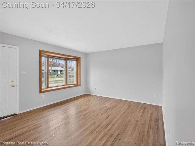 1274 Nancywood Drive, Waterford, MI 48327