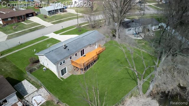 1274 Nancywood Drive, Waterford, MI 48327