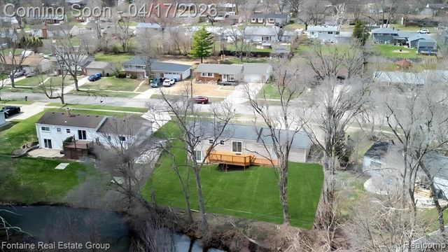 1274 Nancywood Drive, Waterford, MI 48327