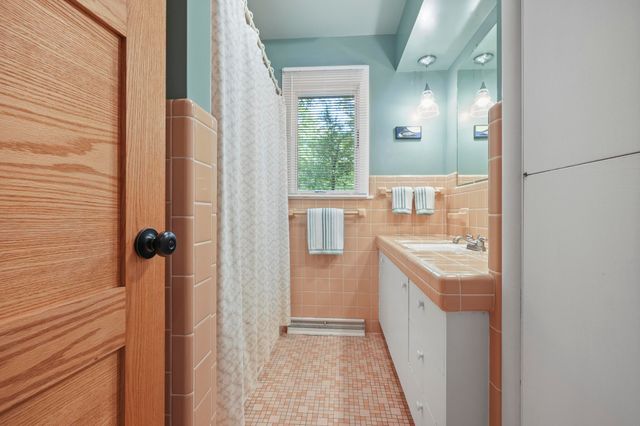 620 Lakewood Road, Long Lake Twp, MI 49685