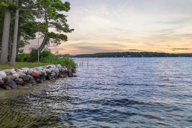 620 Lakewood Road, Long Lake Twp, MI 49685