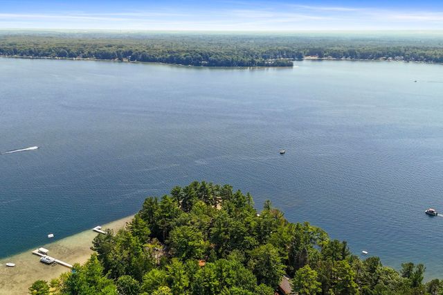 620 Lakewood Road, Long Lake Twp, MI 49685