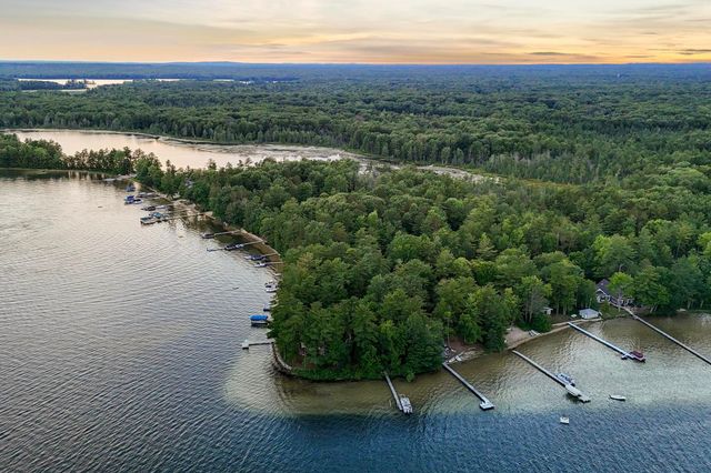 620 Lakewood Road, Long Lake Twp, MI 49685