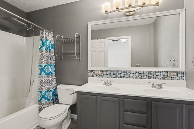 6189 Clover Meadows Avenue, Pavilion Twp, MI 49088