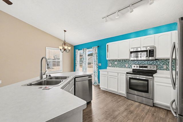 6189 Clover Meadows Avenue, Pavilion Twp, MI 49088