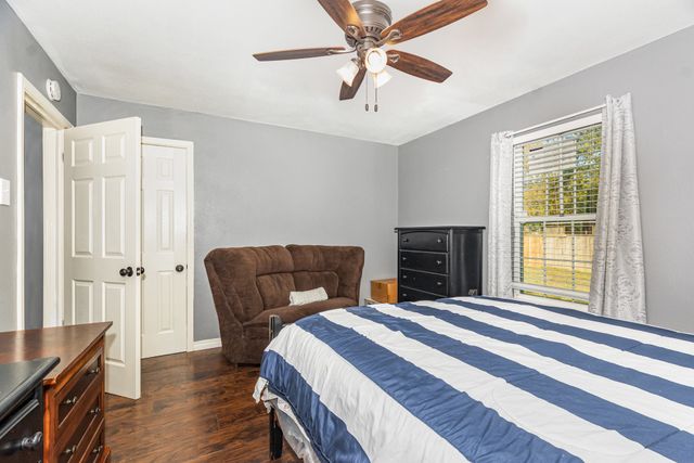 1642 Ash Street, Grand Prairie, TX 75050