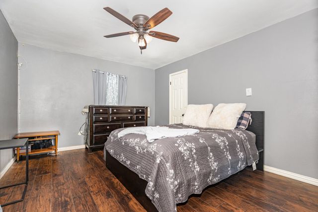 1642 Ash Street, Grand Prairie, TX 75050