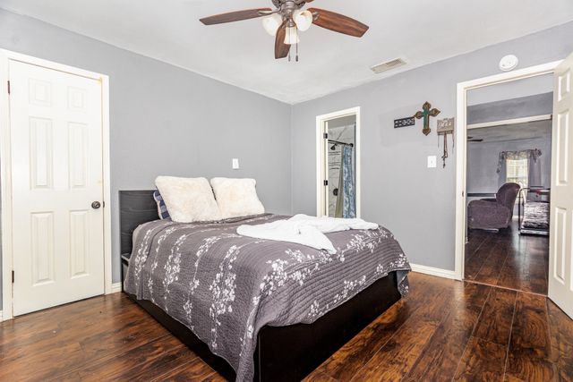 1642 Ash Street, Grand Prairie, TX 75050