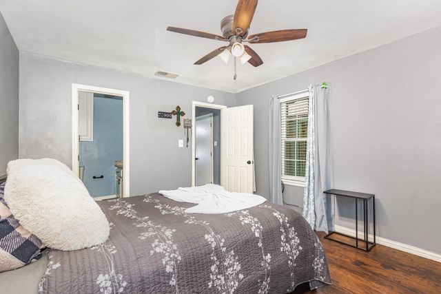 1642 Ash Street, Grand Prairie, TX 75050